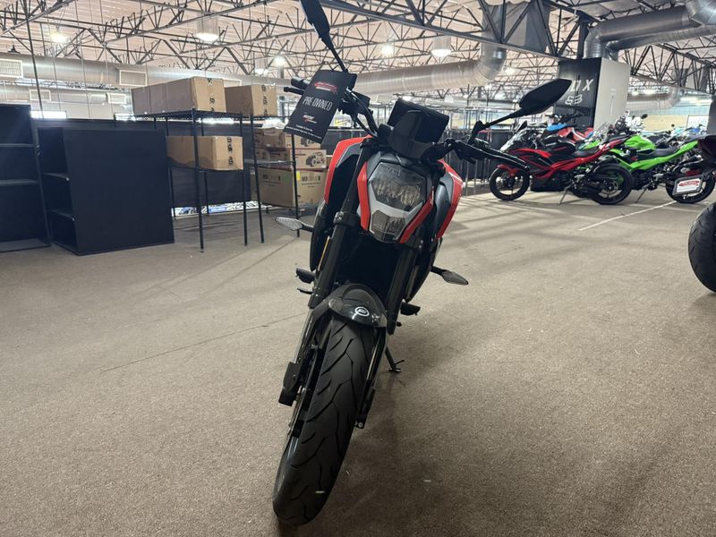 Used 2025 CFMOTO 300NK Image 12