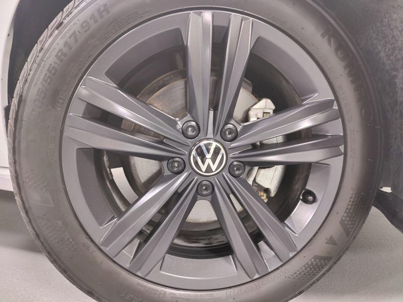 Used 2024 Volkswagen Jetta SE w/SunroofImage 21