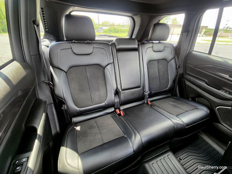 Used 2022 Jeep Grand Cherokee Altitude