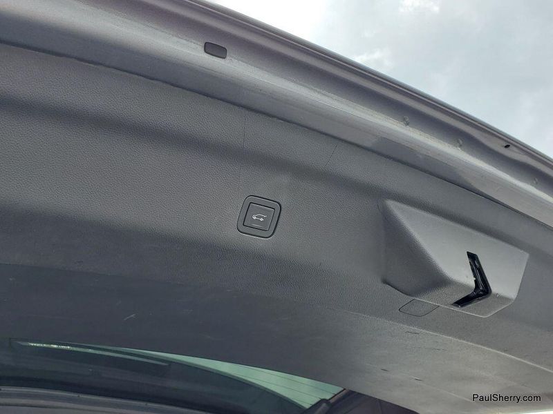 2021 Chevrolet Suburban RSTImage 22