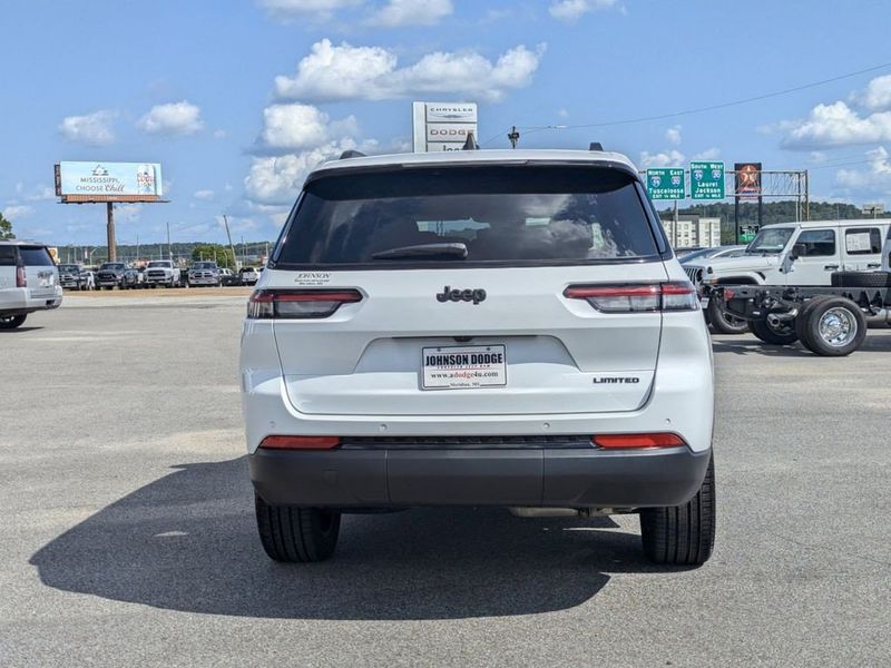 2024 Jeep Grand Cherokee L Limited 4x2Image 4