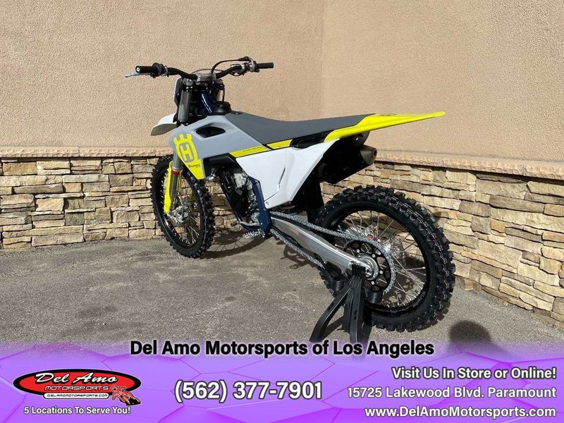 2024 HUSQVARNA TC 125  in a WHITE exterior color. Del Amo Motorsports of Los Angeles (562) 262-9181 delamomotorsports.com 