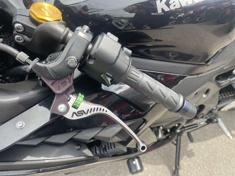 Used 2024 Kawasaki NINJA ZX-4RR Image 11