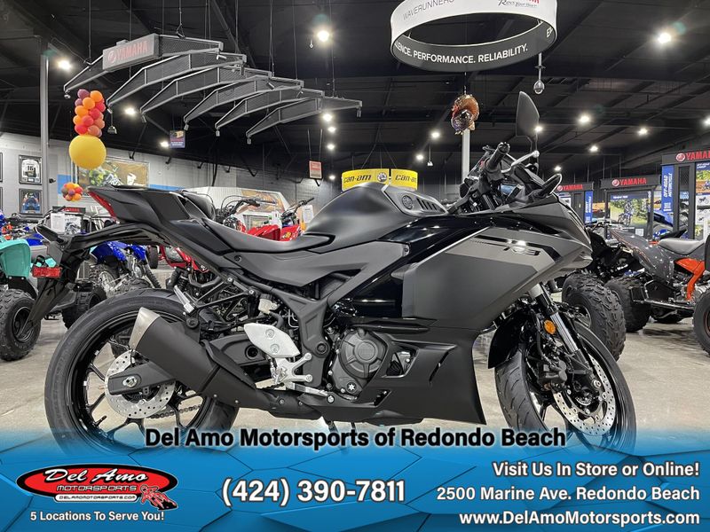 2025 Yamaha YZF-R3 ABS Image 17