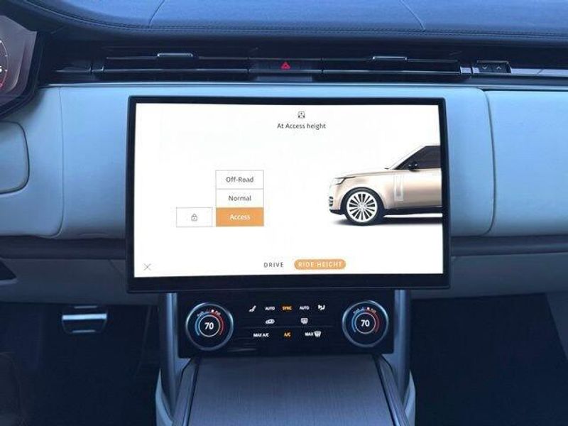 Used 2023 Land Rover Range Rover SE