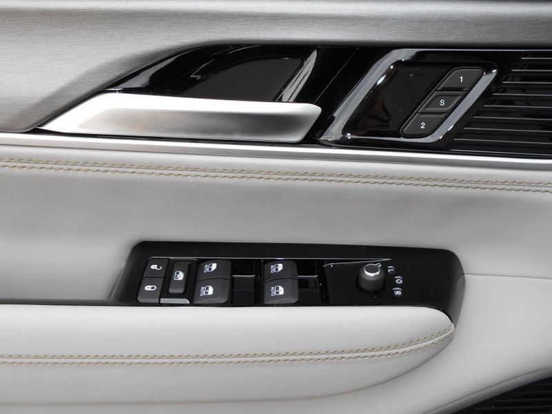2025 Jeep Wagoneer Series Ii 4x4Image 16