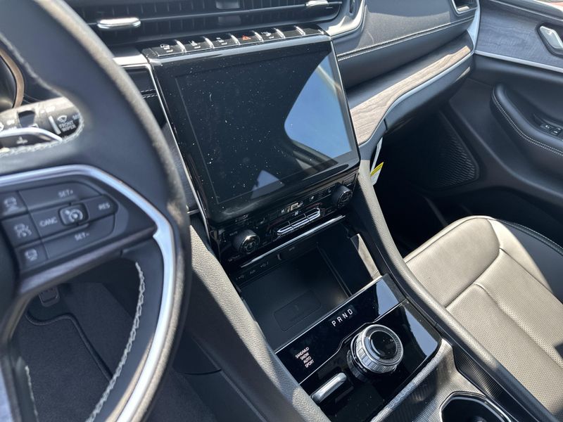 2025 Jeep Grand Cherokee Limited 4x4Image 26