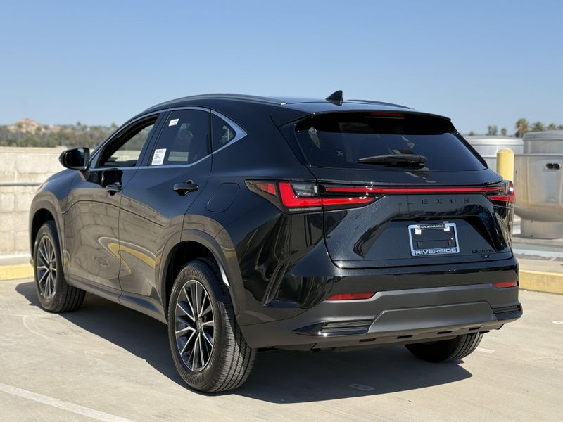 2025 Lexus NX 350h PremiumImage 10