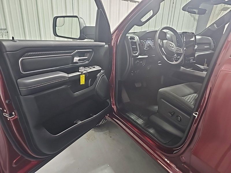 2025 RAM 1500 Big Horn Crew Cab 4x4 5