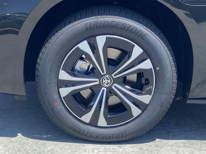 New 2025 Toyota bZ4X XLEImage 8