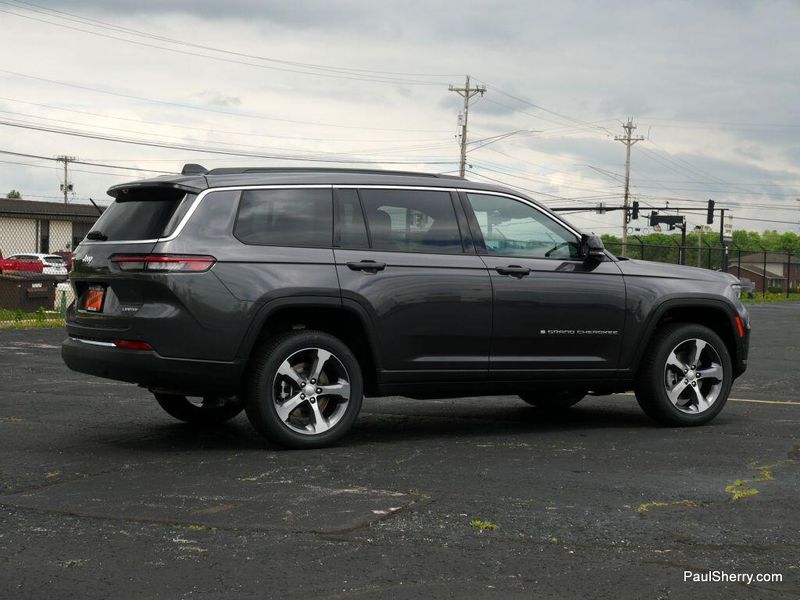 2025 Jeep Grand Cherokee L Limited 4x4Image 18