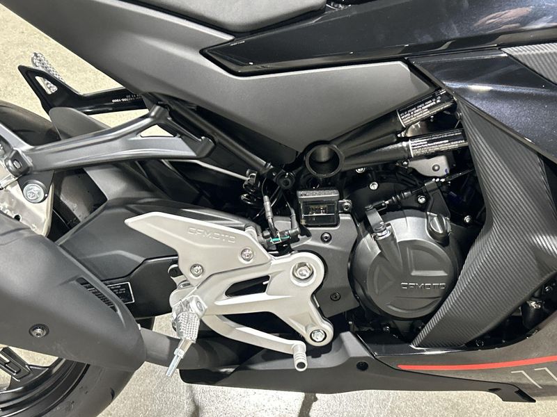 2025 CFMOTO 450SS Image 14