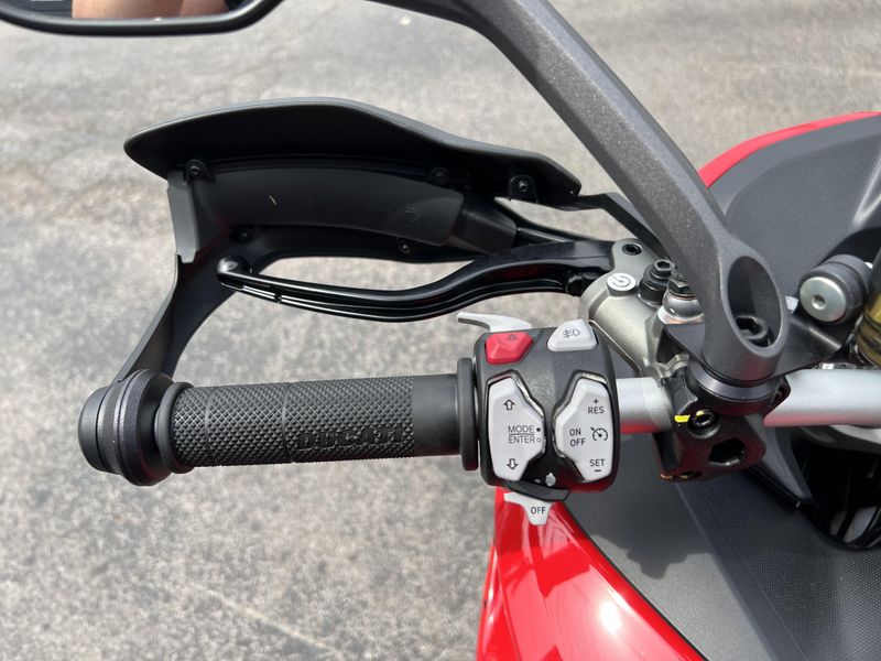 2024 Ducati Multistrada V2S 