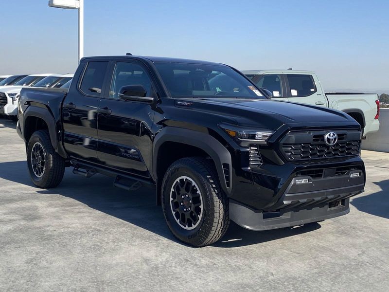 2024 Toyota Tacoma TRD Off Road HybridImage 2