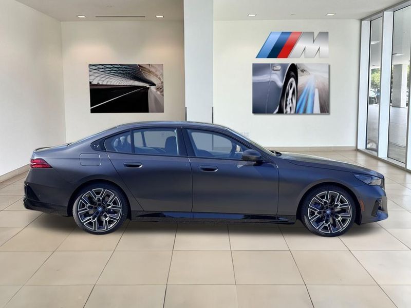 2025 BMW i5 xDrive40Image 9