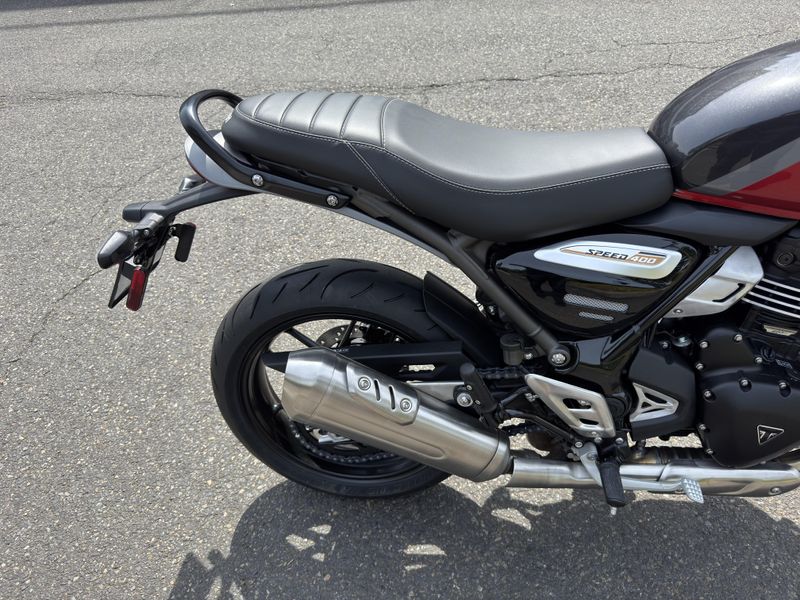 2025 Triumph SPEED 400 - CARNIVAL RED - STORM GREY 