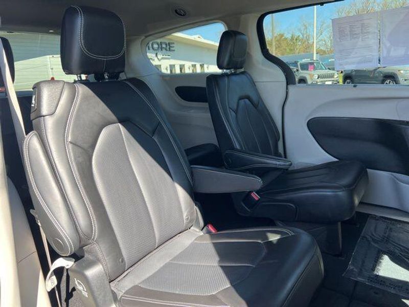 2023 Chrysler Pacifica Touring LImage 24