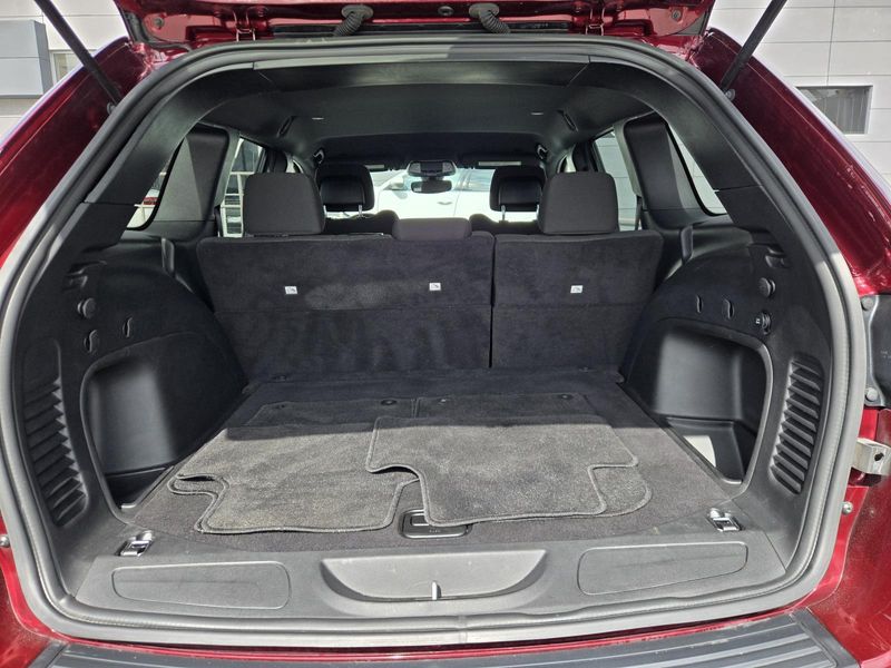 Used 2022 Jeep Grand Cherokee WK Laredo E 4x2