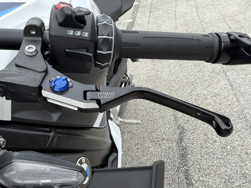 2026 BMW M 1000 R
