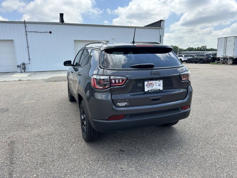 2024 Jeep Compass Latitude 4x4Image 6