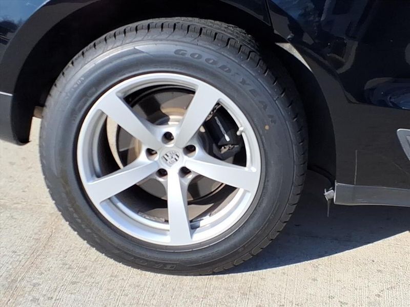 Used 2017 Porsche Macan BaseImage 6