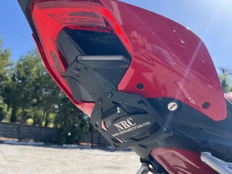 2022 Ducati Streetfighter V4 S 