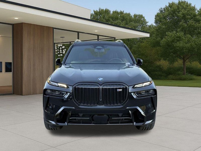 Used 2025 BMW X7 M60iImage 4