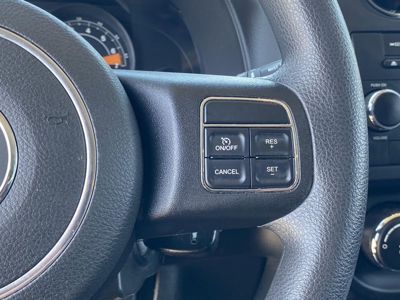 Used 2016 Jeep Patriot SportImage 25
