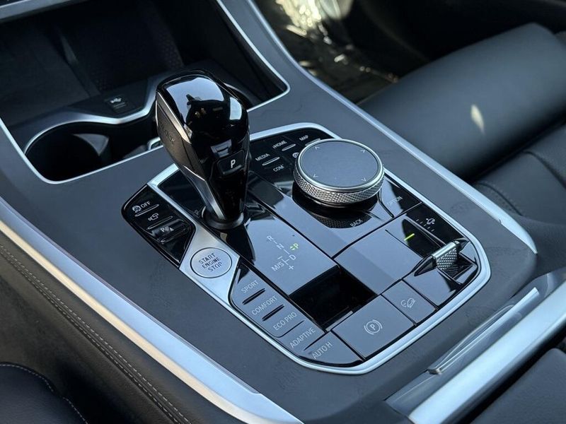 2022 BMW X7 xDrive40iImage 28