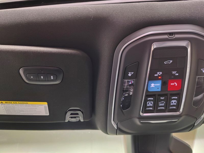 2023 Jeep Wagoneer 5.7L V6 4X4 w/Sunroof & NavImage 29