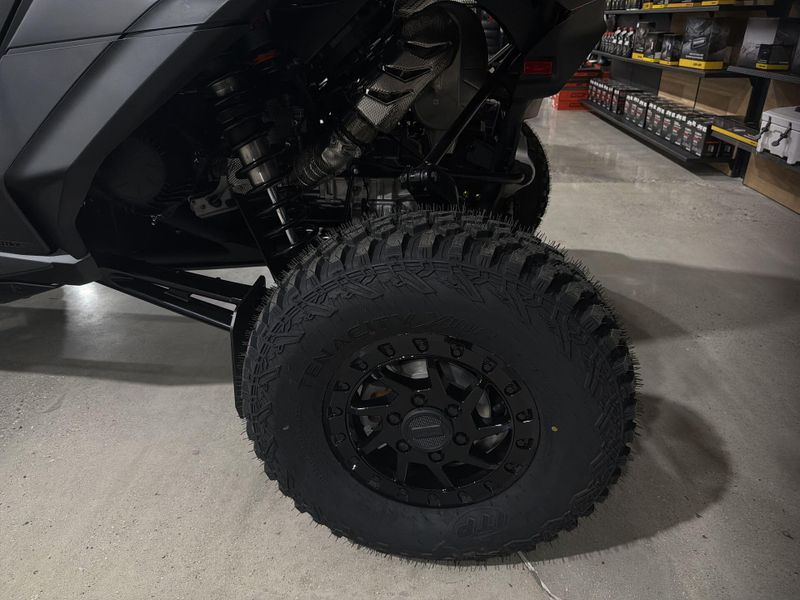 New 2026 Can-Am MAVERICK R X RS 999T DCT Image 21