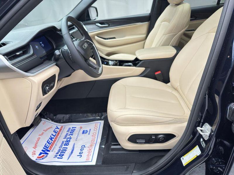 Used 2023 Jeep Grand Cherokee LimitedImage 9