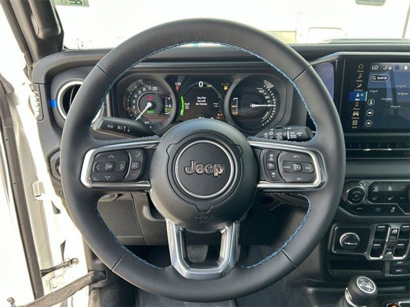 2024 Jeep Wrangler 4-door High Altitude 4xeImage 17