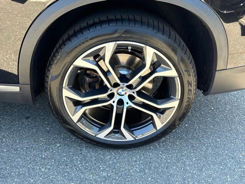 Used 2025 BMW X5 xDrive40iImage 13