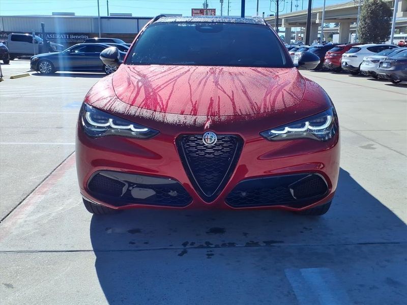 New 2025 Alfa Romeo Stelvio Intensa AwdImage 4