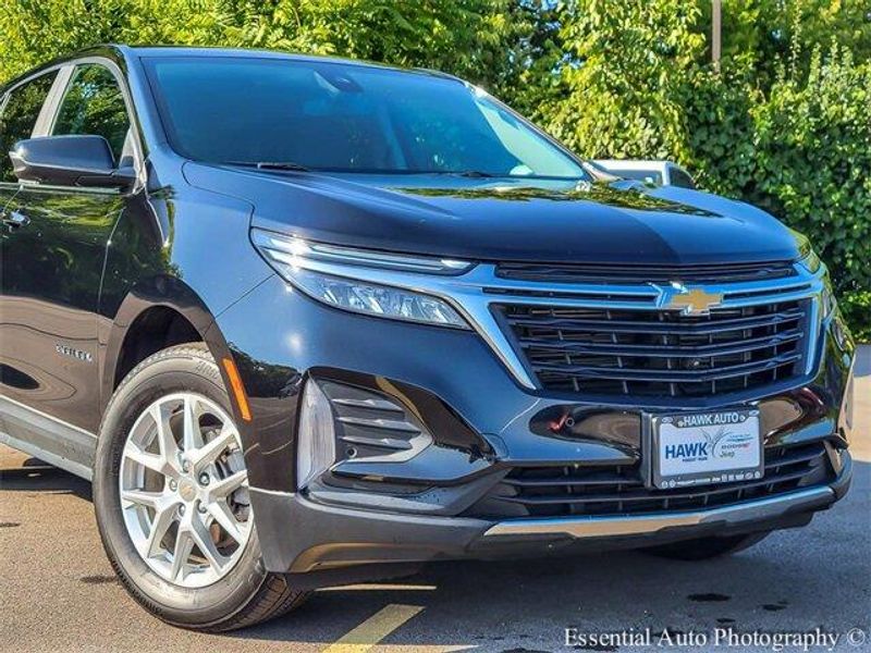 2022 Chevrolet Equinox LT photo 2
