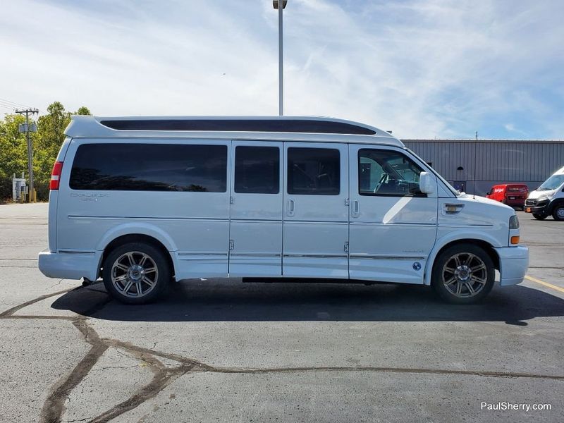 2018 GMC Savana 2500 Image 5