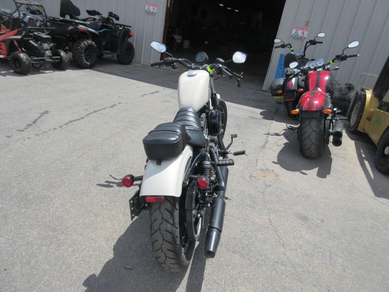 USED 2022 HARLEY SPORTSTER IRON 883 Image 13