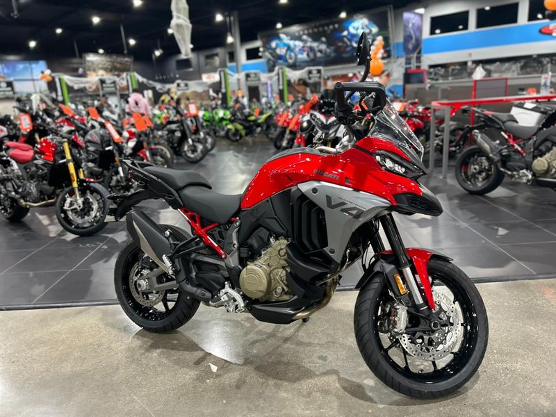 New 2025 Ducati MULTISTRADA V4 Image 5