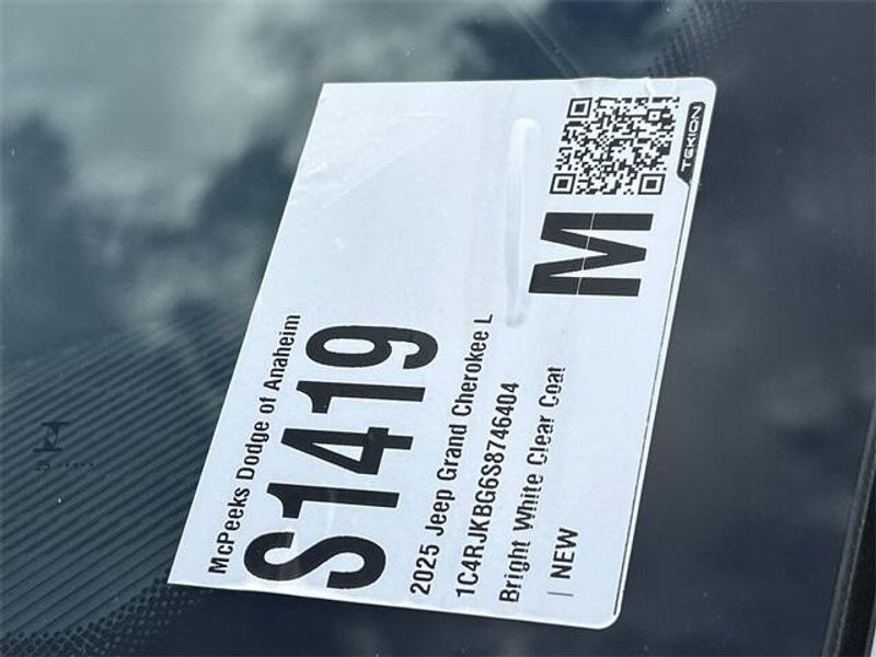 New 2025 Jeep Grand Cherokee L Limited 4x4Image 25