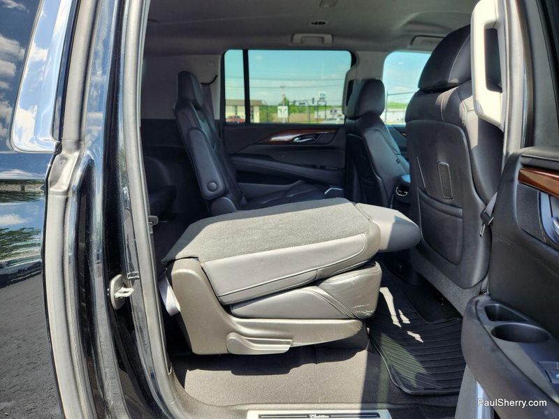 Used 2019 Cadillac Escalade ESV 