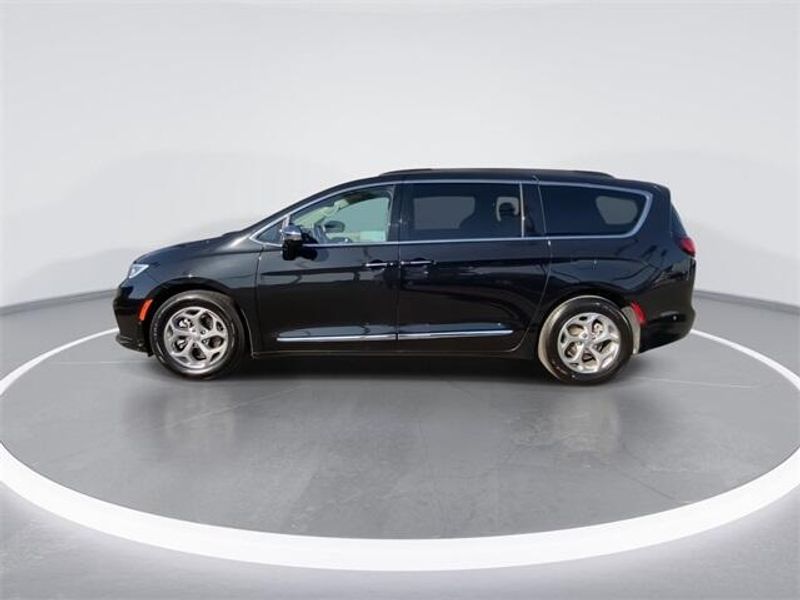 2022 Chrysler Pacifica LimitedImage 5