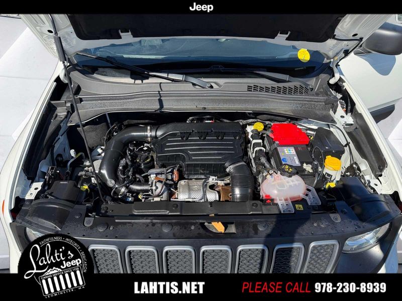 2022 Jeep Renegade Latitude photo 21