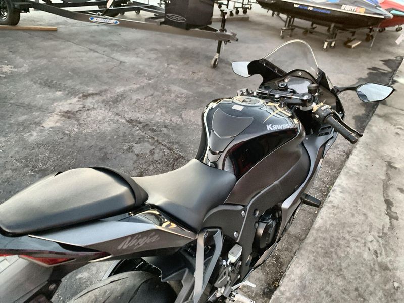 Used 2023 Kawasaki Ninja ZX-10R KRT Edition Image 18