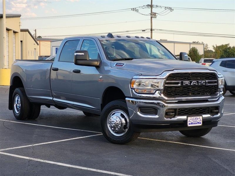 2024 RAM 3500 Tradesman Crew Cab 4x4 8