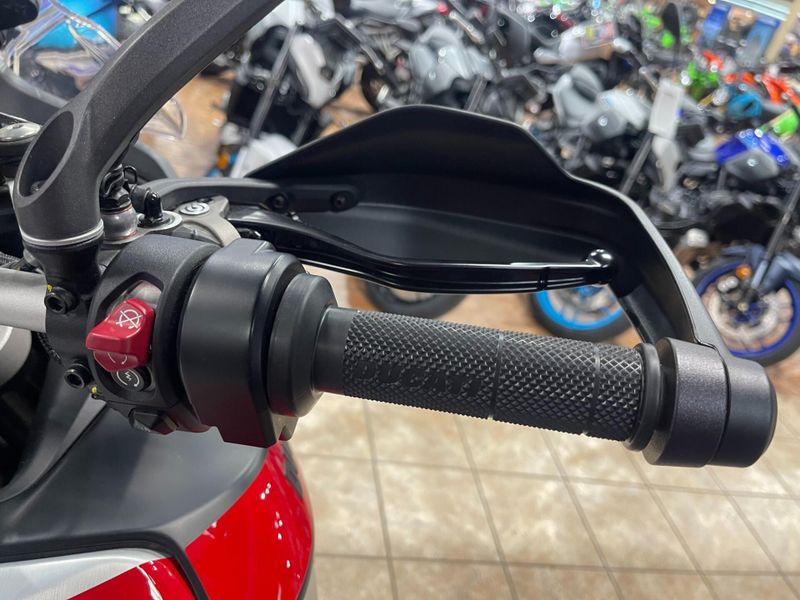 New 2025 Ducati MULTISTRADA V4 RALLY TRAVEL & RADAR SPOKED WHEELS Image 16