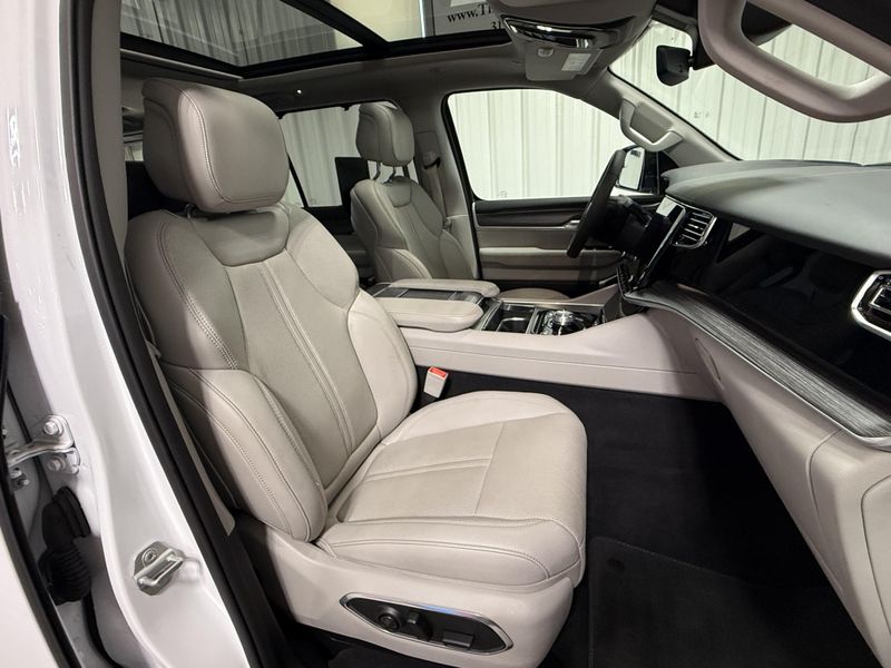 2024 Jeep Wagoneer Series IIImage 14