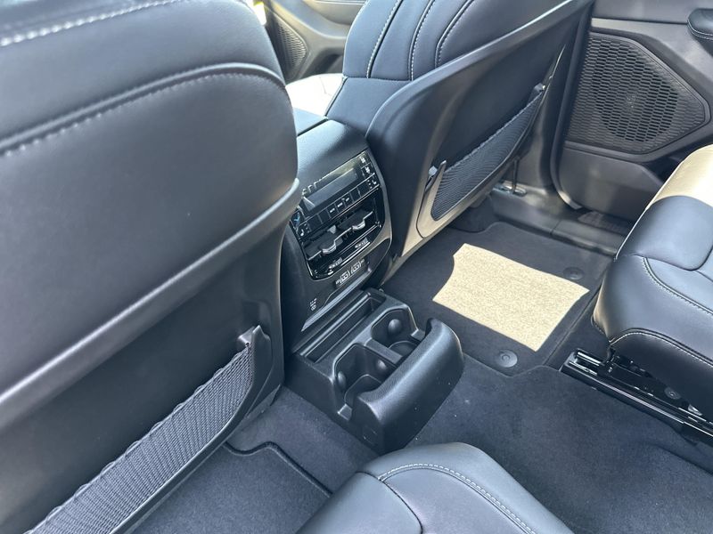 2025 Jeep Grand Cherokee L Sport photo 17