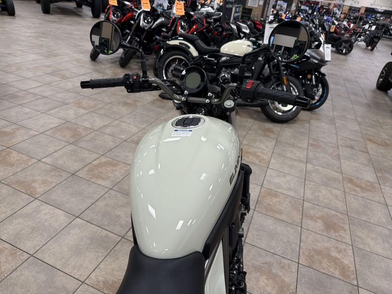 New 2026 Kawasaki ELIMINATOR ABS Image 25