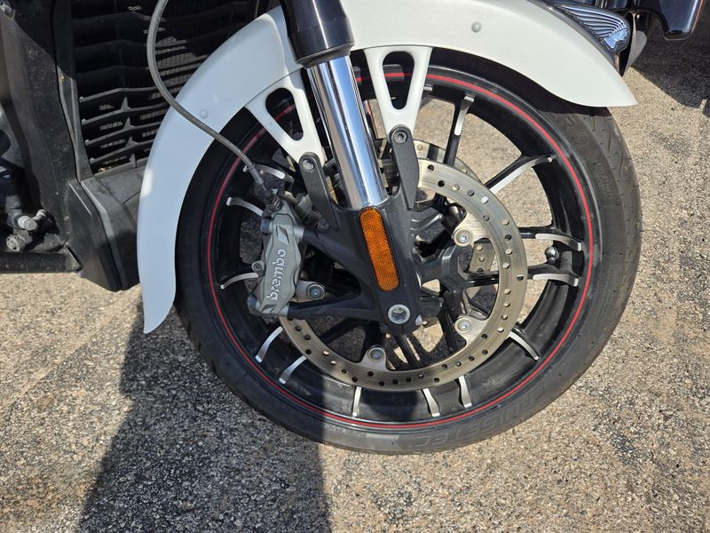 USED 2021 INDIAN MOTORCYCLE CHALLENGER DARK HORSE WHITE SMK 49ST Image 21
